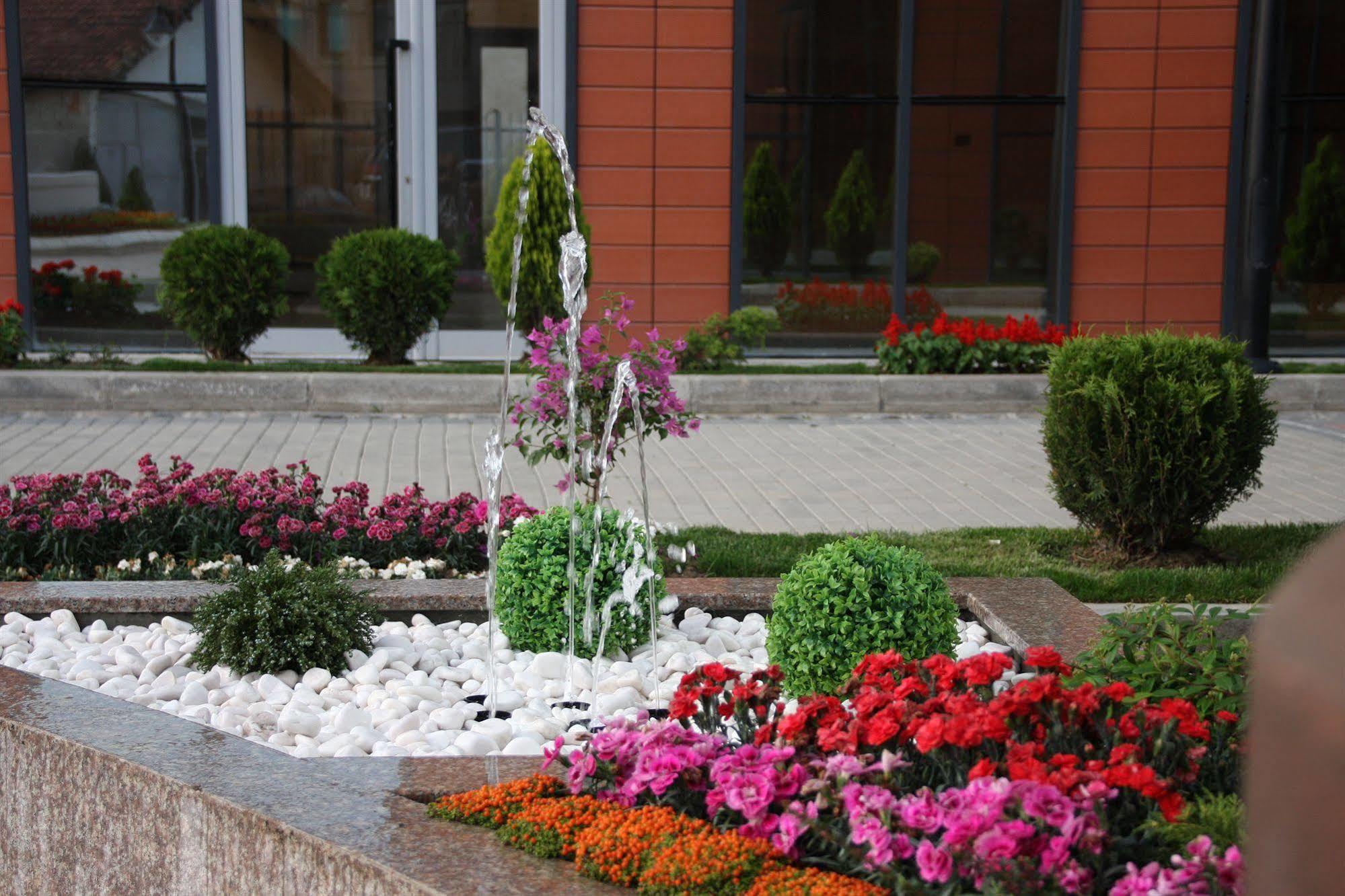 Hotel Nartel Pristina Amenities foto